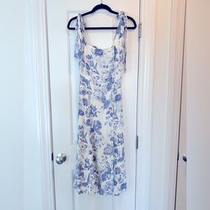Beautiful Twilight dress by Reformation in Lucerne